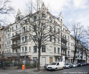 Mietshaus, Laden  Schloßstraße 20
