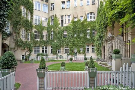 Innenhof Gelbes Haus I