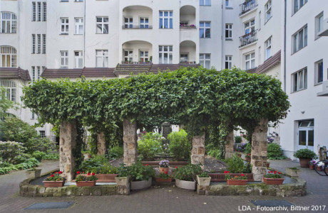 Innenhöfe Niebuhrstraße 57