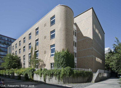 Institut für Hochspannungstechnik und Institut für Elektromaschinen der Technischen Universität