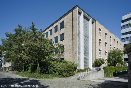 Institut für Hochspannungstechnik und Institut für Elektromaschinen der Technischen Universität