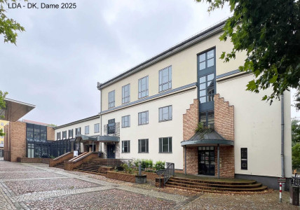 Büro- und Garagengebäude der Verkehrsstaffel & Ausstellungsgebäude