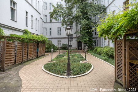 Innenhof Uhlandstraße 161