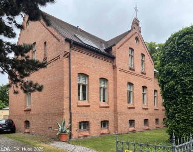 Pfarrhaus, Einfriedung, Stall  Hauptstraße 13