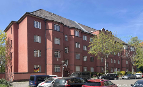 Mietshaus  Menckenstraße 25, 26, 26A