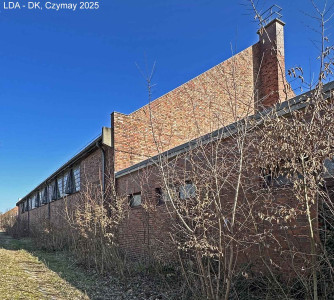 Reithalle und Garagen, später Sporthalle der Alliierten (Haus 15)