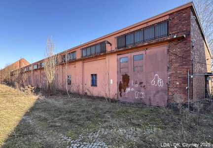 Garagen und Werkstätten, später Hauptküche der Alliierten (Haus 16)