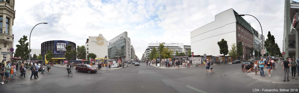Grenzübergangsstelle Friedrichstraße/Zimmerstraße, Checkpoint Charlie