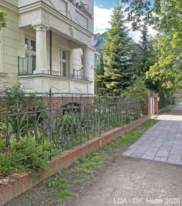 Wohnhaus, Einfriedung  Oberfeldstraße 28