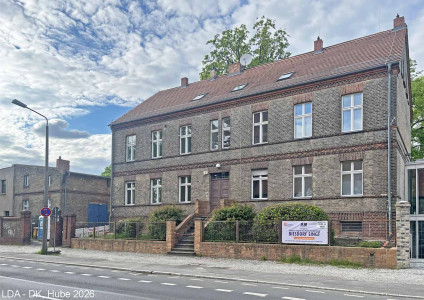 Pfarrhaus mit Stall und Einfriedung