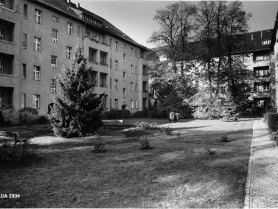 Innenhof und Vorgarten am Zeppelinplatz 1-6A