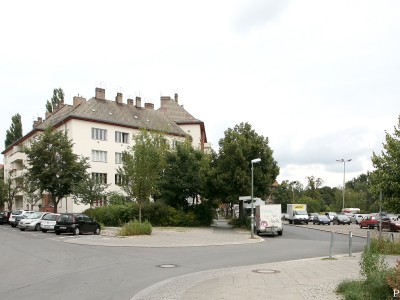 Gemeindeforum am Kreuzpfuhl, Gemeindebauten, Wohn-und Mietshäuser, Freiflächen