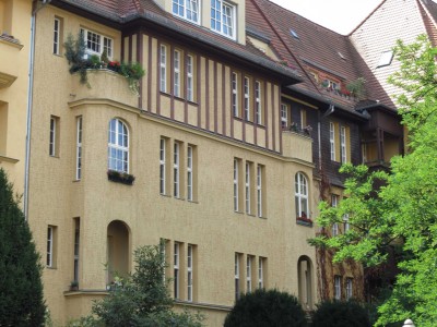 Mietshaus  Landauer Straße 10
