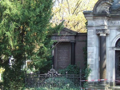 Familiengrab Tübbecke auf dem Friedhof Schmargendorf