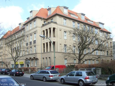 Mietshausgruppe  Hohenzollerndamm 81, 82, 83, 84 Franzensbader Straße 1, 2, 3, 3B, 4, 4B, 5A, 6, 6B Ilmenauer Straße 9, 9B, 10, 10A, 10B, 11, 11B, 12