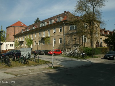 Kaiser-Wilhelm-Institut für Physik und Astrophysik, Institutsgebäude mit Versuchsturm