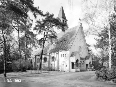 Ev. Johanneskirche und Gemeindehaus
