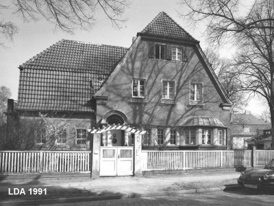 Wohnhaus  Schweitzerstraße 11